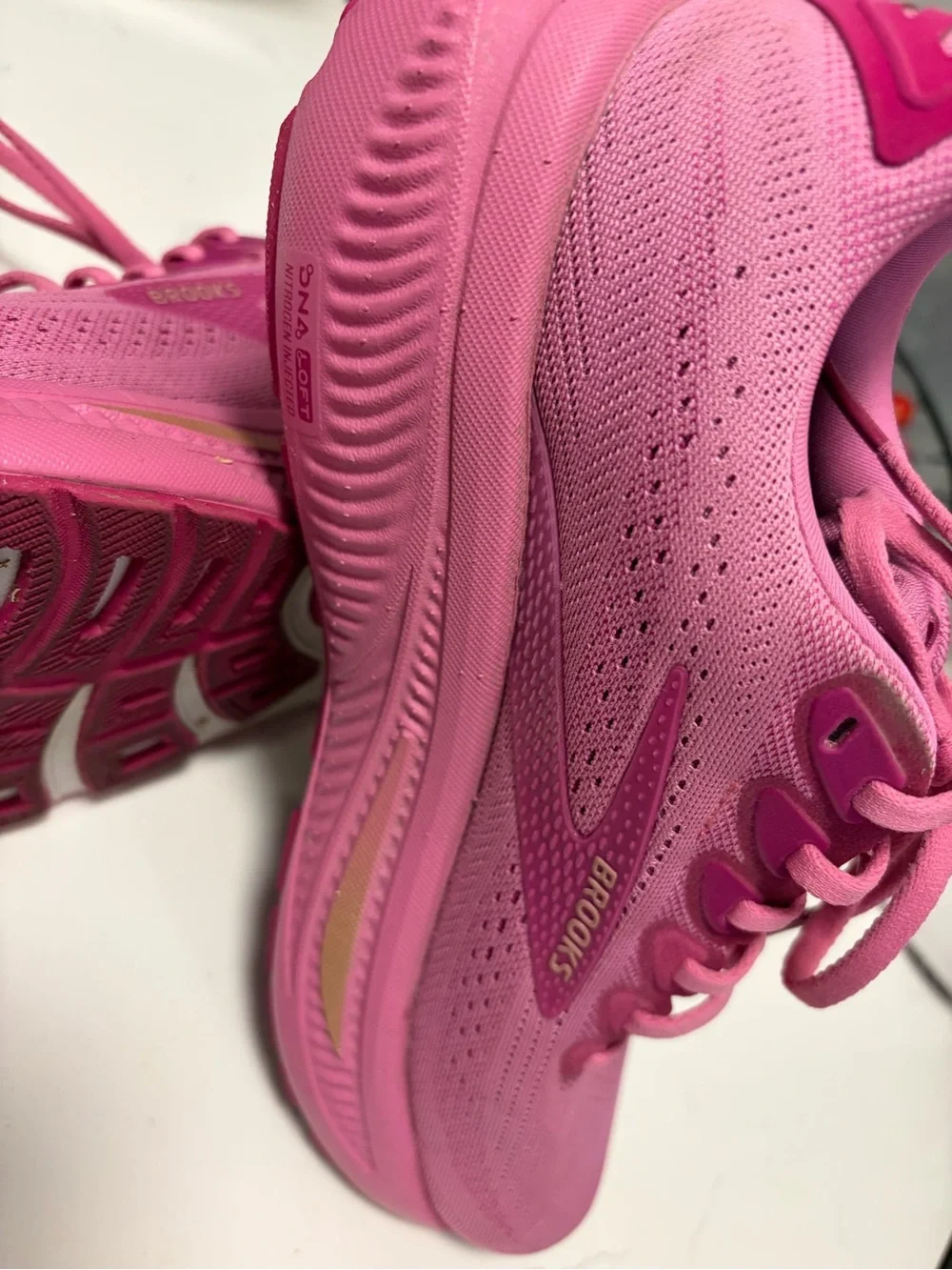 Brooks Women's Pink Athletic Running Shoes